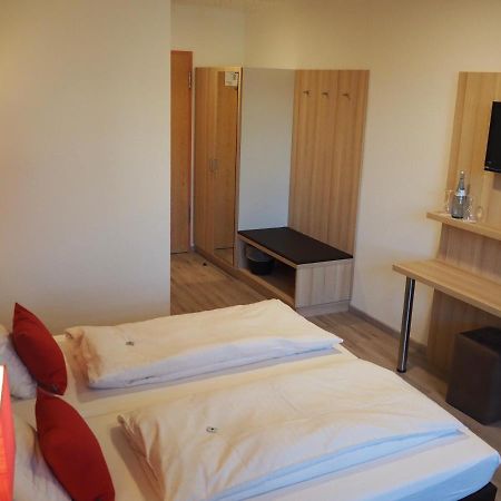 Hotel „Zur Linde“ エーインゲン エクステリア 写真