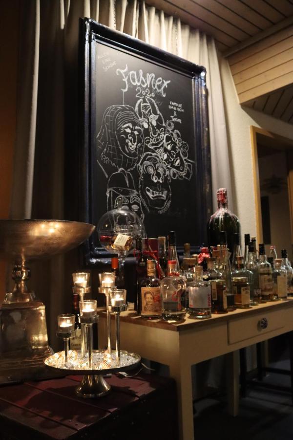 Hotel „Zur Linde“ エーインゲン エクステリア 写真