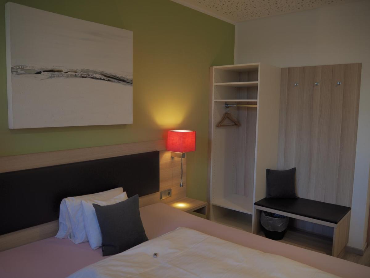 Hotel „Zur Linde“ エーインゲン エクステリア 写真
