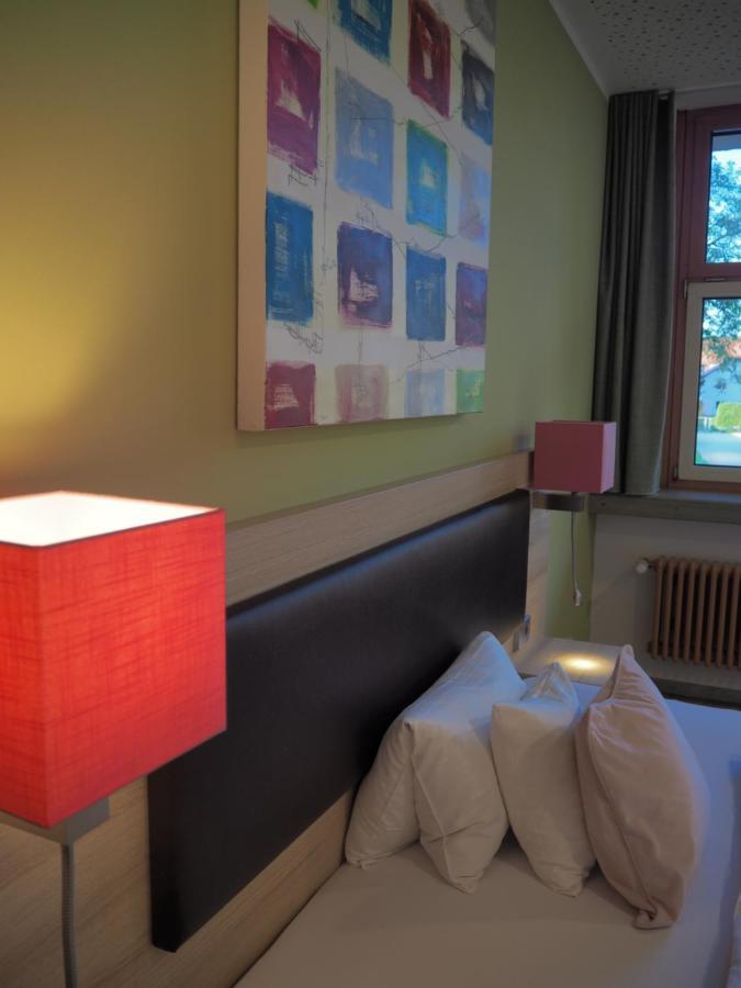 Hotel „Zur Linde“ エーインゲン エクステリア 写真